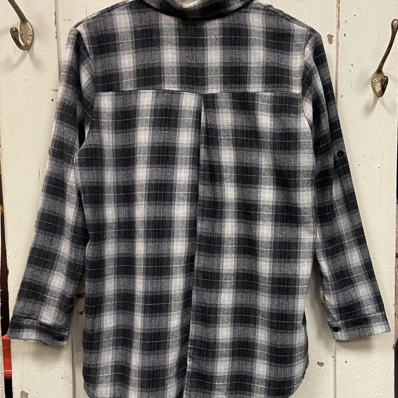 Blk/Gr/W Flannel Shrit<br />
Blk/gr/W<br />
Size: Small