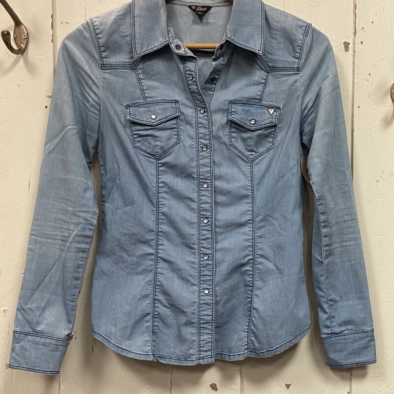 Denim Snap Shirt<br />
Blue<br />
Size: M R $79