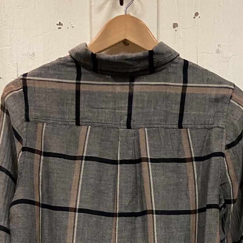 Gry/blk/tan Plaid Shirt<br />
Gry/bk/t<br />
Size: Small