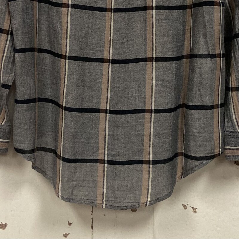 Gry/blk/tan Plaid Shirt<br />
Gry/bk/t<br />
Size: Small