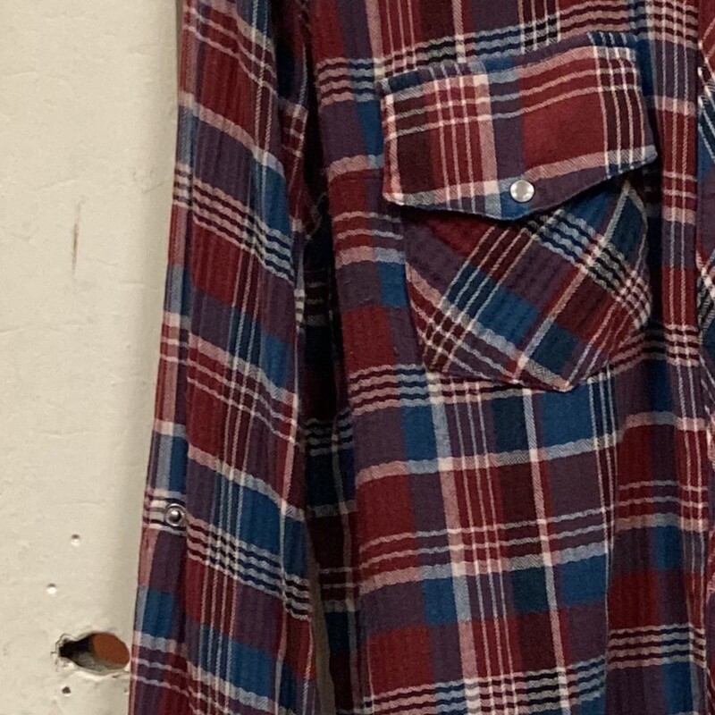 Burg/blu Plaid Shirt<br />
Burg/blu<br />
Size: XL