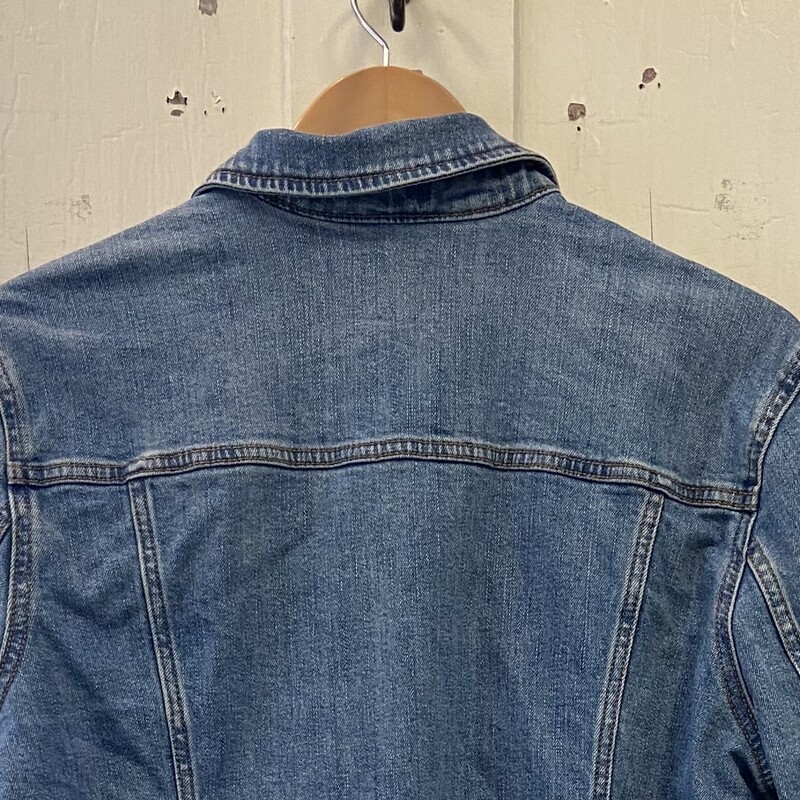 Denim Jacket<br />
Blue<br />
Size: XL