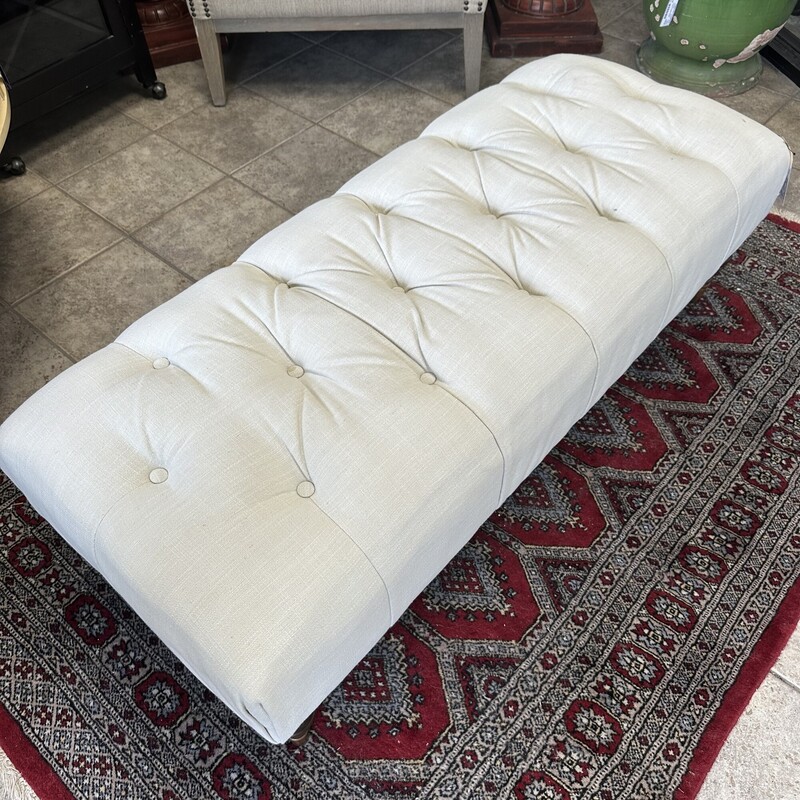 Tufted Oblong Ottoman, Cream<br />
Size: 50x20x16