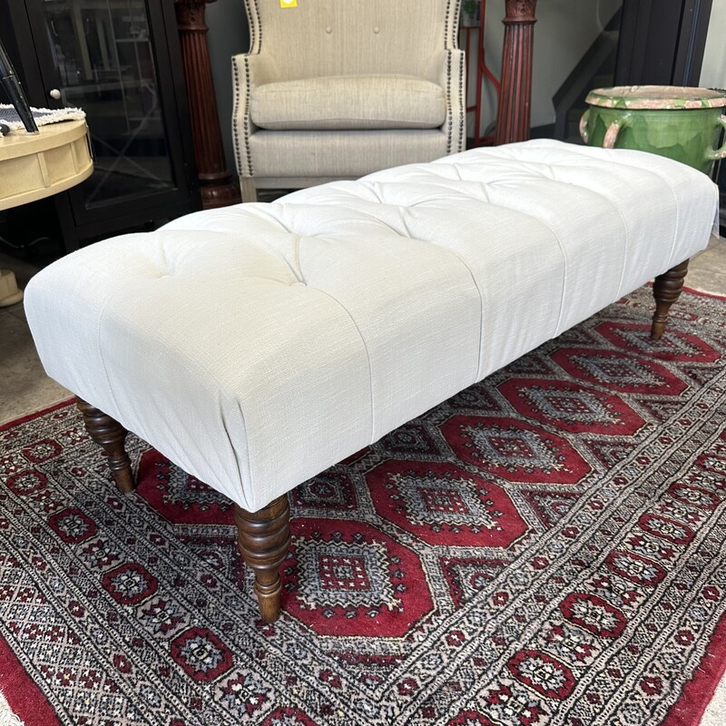 Tufted Oblong Ottoman, Cream<br />
Size: 50x20x16