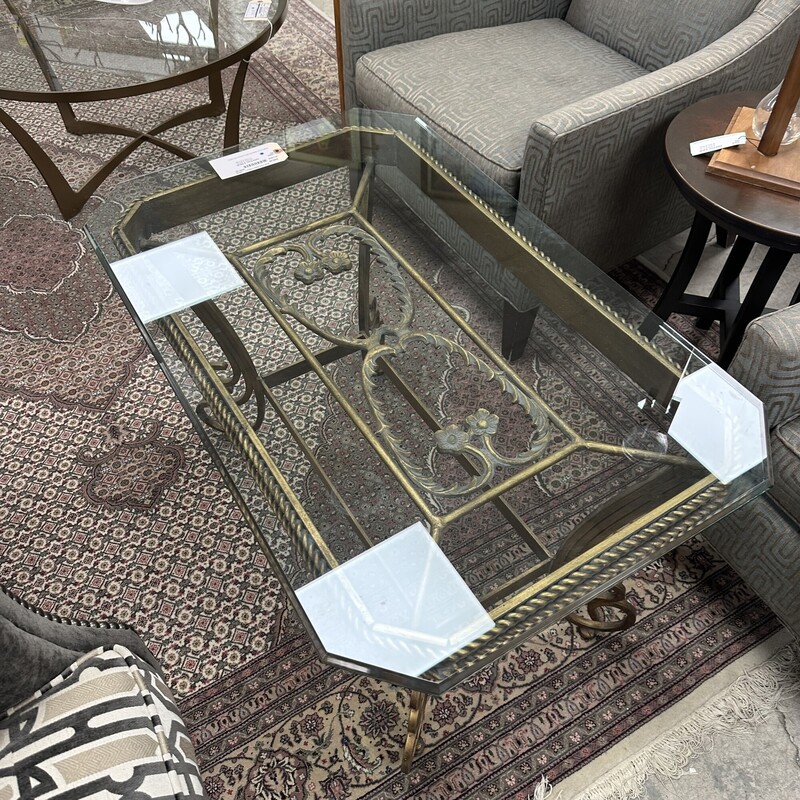 Glass Top Coffee Table, Gold Iron base<br />
Size: 38x24x23