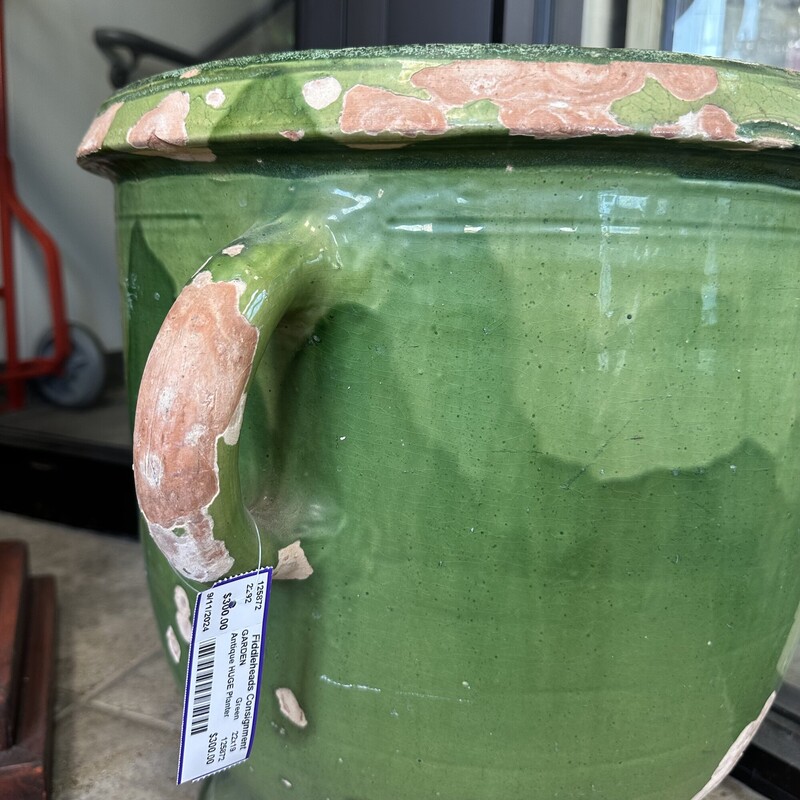 Antique HUGE Planter, Green/Terracotta<br />
Size: 22x19