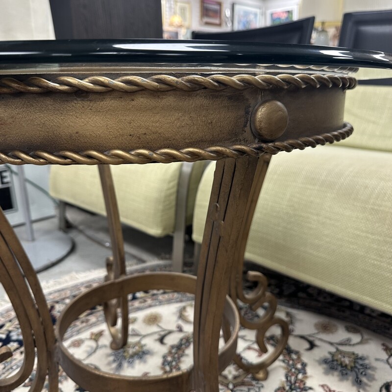 Glass Top Gold Side Table, Gold Iron base<br />
Size: D26 H23