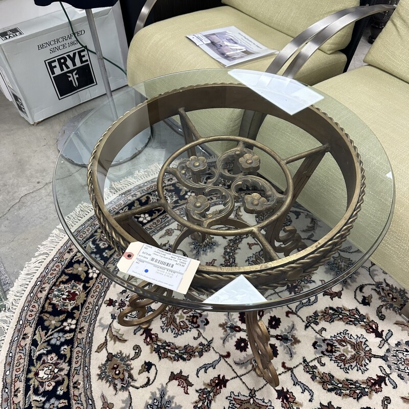 Glass Top Gold Side Table, Gold Iron base<br />
Size: D26 H23