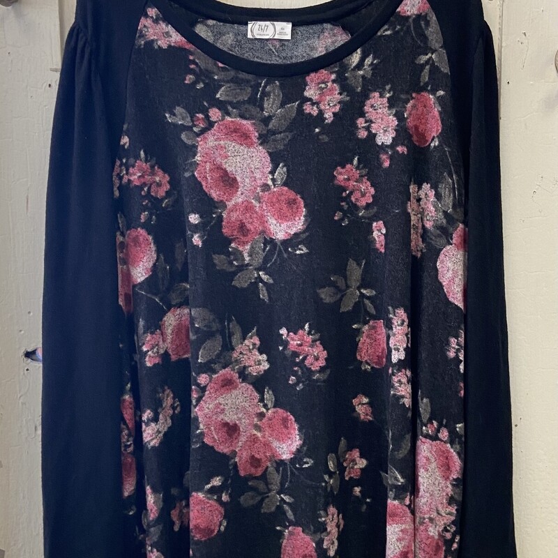 Blk/rose Floral Top
Blk/rose
Size: 4X