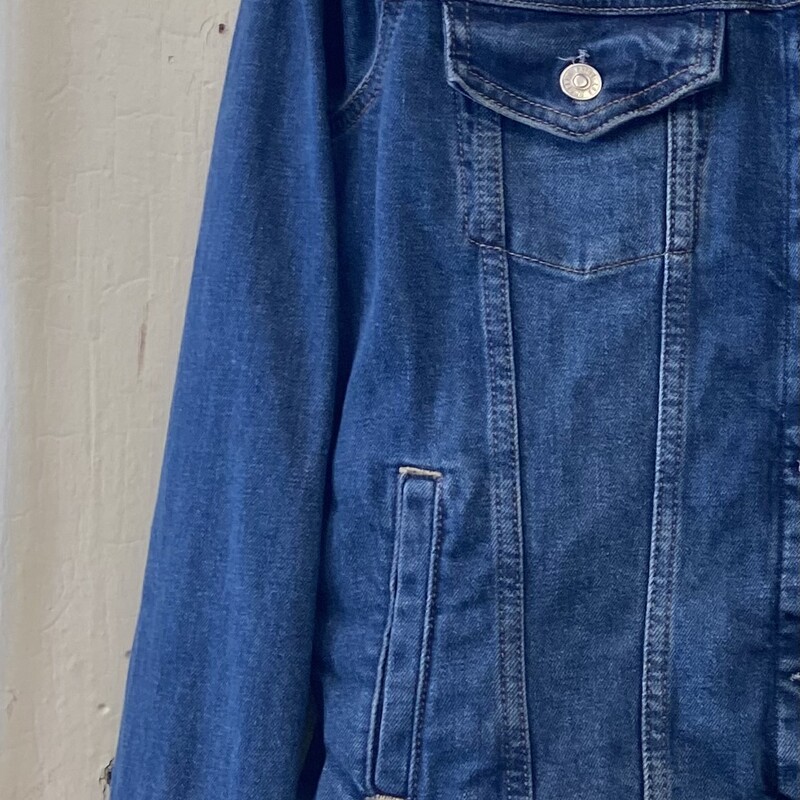 Blu Denim Jacket<br />
Blue<br />
Size: M R $175