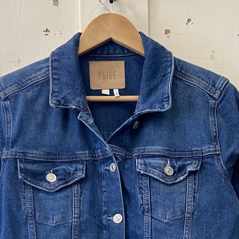 Blu Denim Jacket<br />
Blue<br />
Size: M R $175