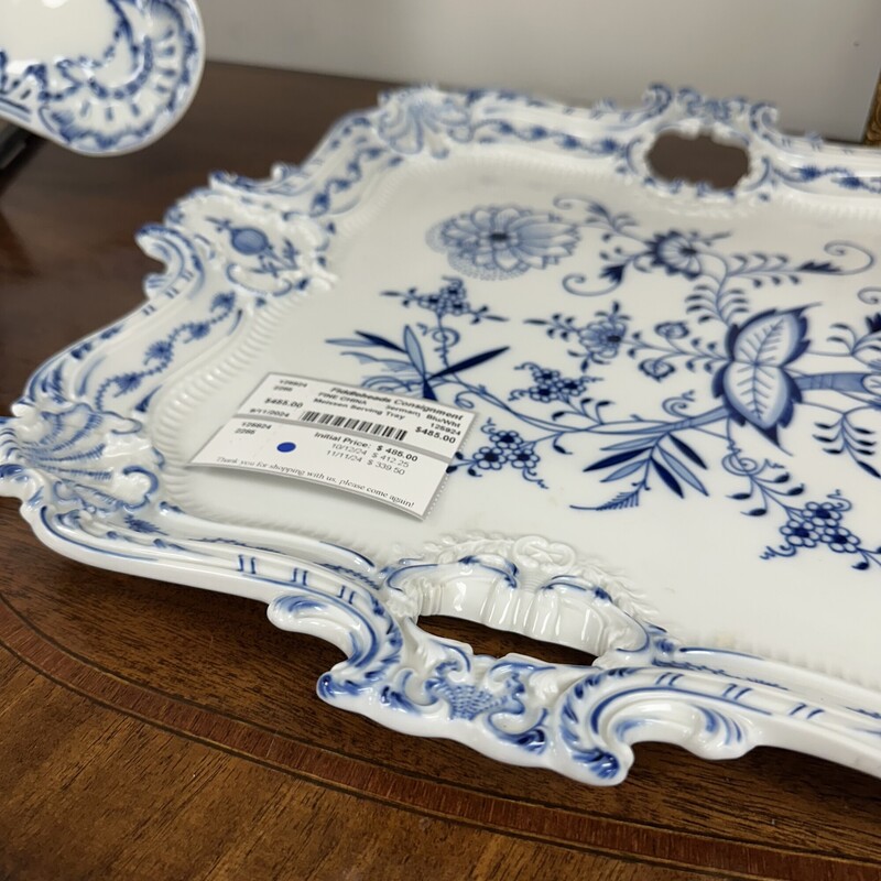 Meissen Serving Tray, Made in Germanym, Blue and White.<br />
Size: 16in sq