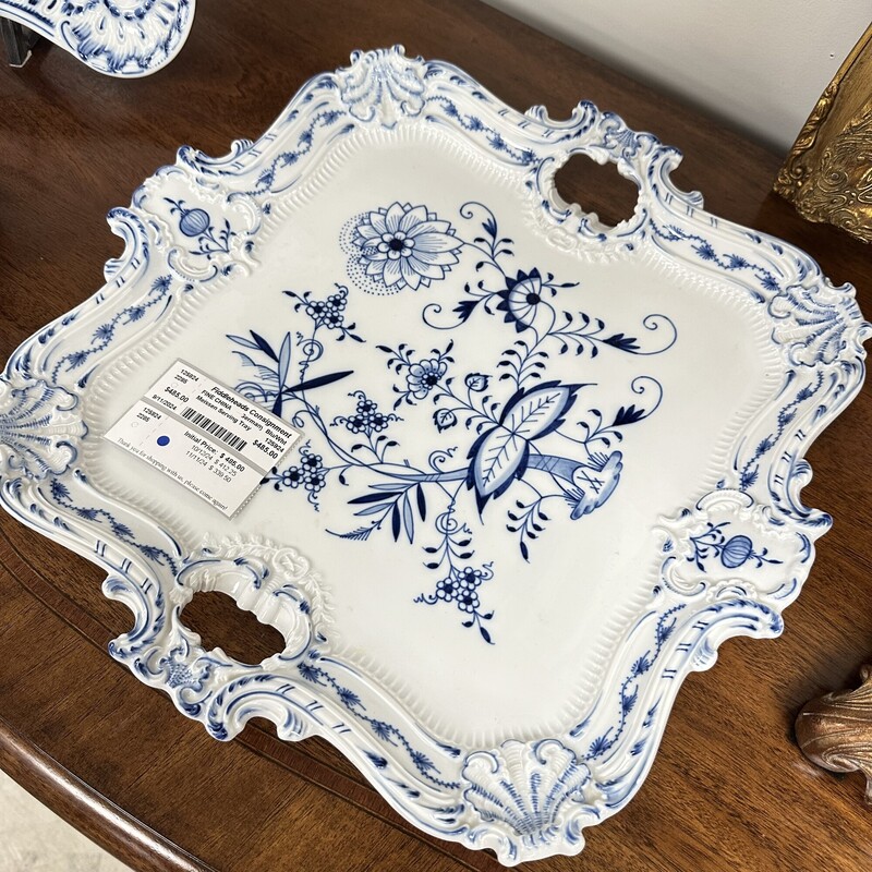 Meissen Serving Tray, Made in Germanym, Blue and White.<br />
Size: 16in sq