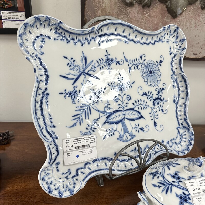 Meissen Serving Tray, Made in Germany, Blue and White.<br />
Size: 19x15in