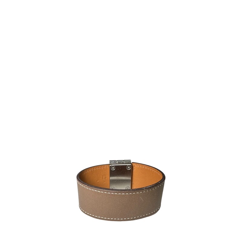 Hermes Rush Leather Cuff Bracelet<br />
Stamp: L R