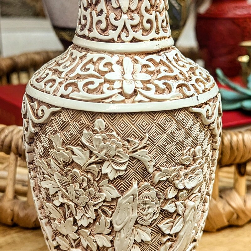 Carved Ivory Over Brass Vase
Cream Gold
Size: 4 x 8H