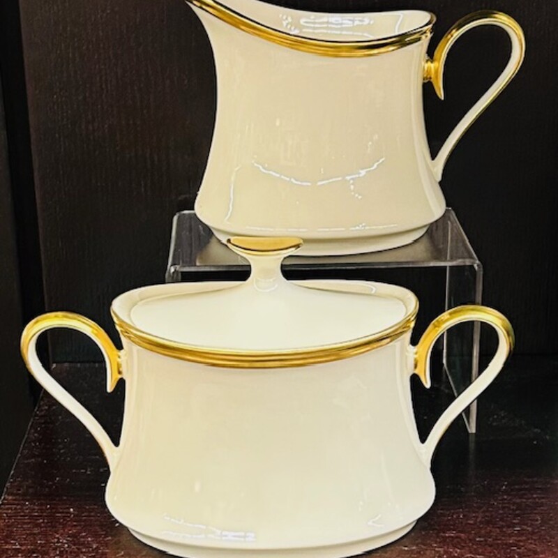 S2 Lenox Creamer + Sugar Set
Cream Gold
Size: 7x4H