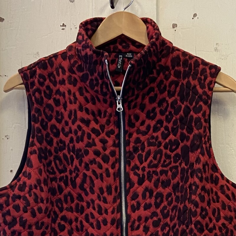 Red/blk Leop Quilt Vest<br />
Red/blk<br />
Size: Medium