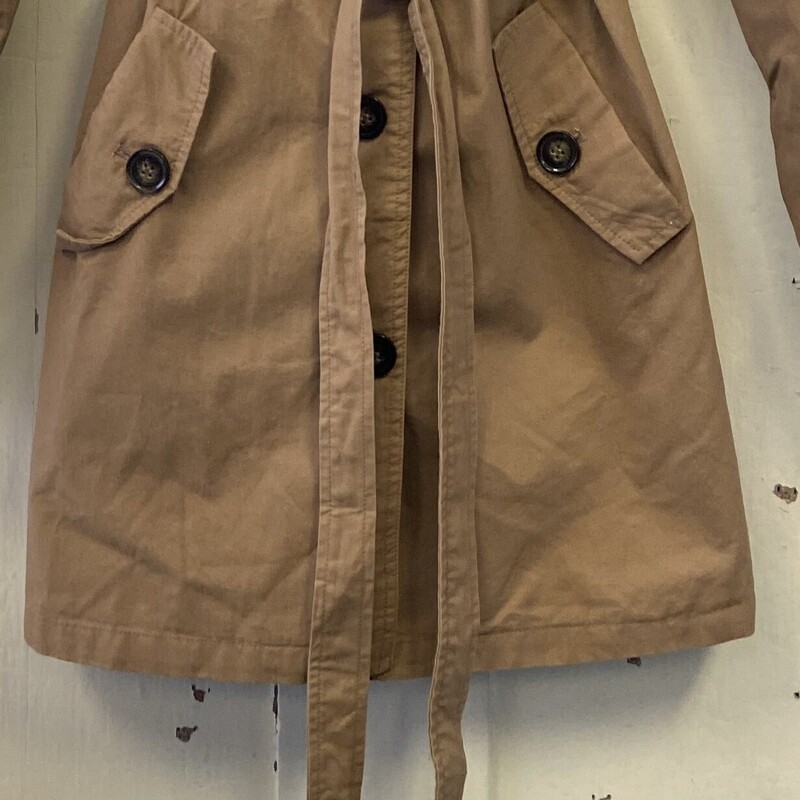 Tan Bttn Trench Coat<br />
Tan<br />
Size: Medium