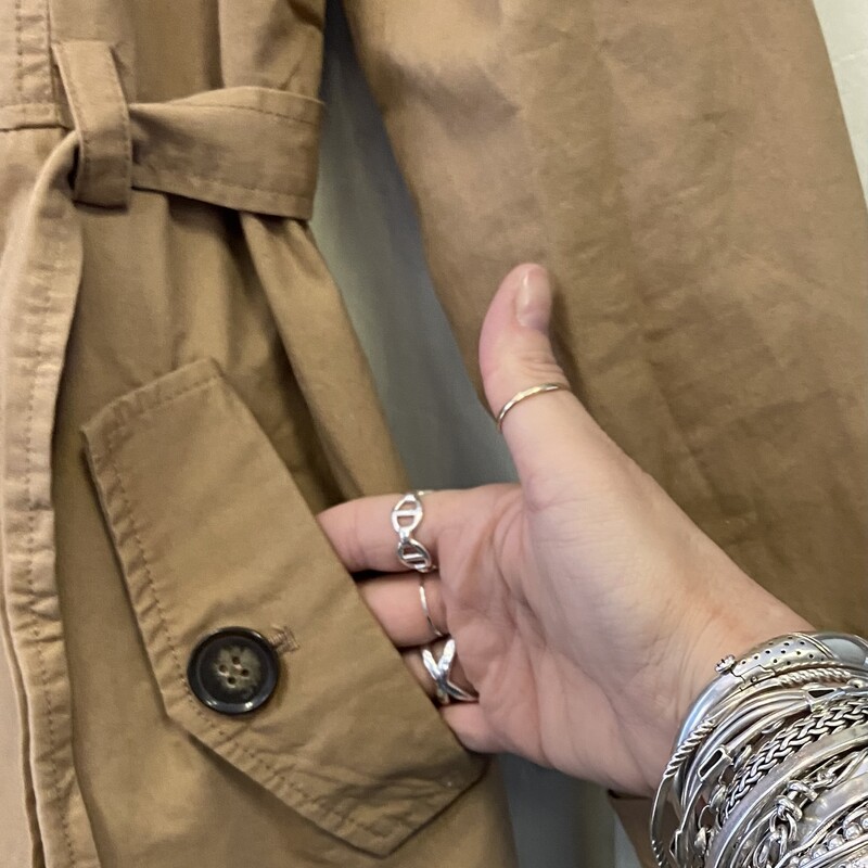 Tan Bttn Trench Coat<br />
Tan<br />
Size: Medium