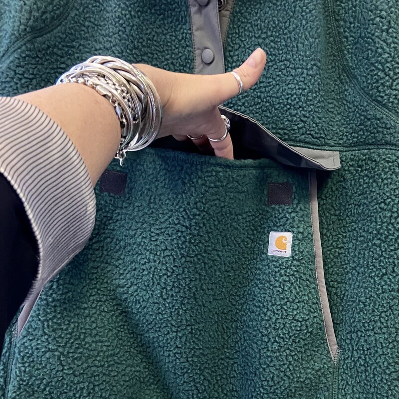 NWT Grn Fleece Pullover<br />
Green<br />
Size: M