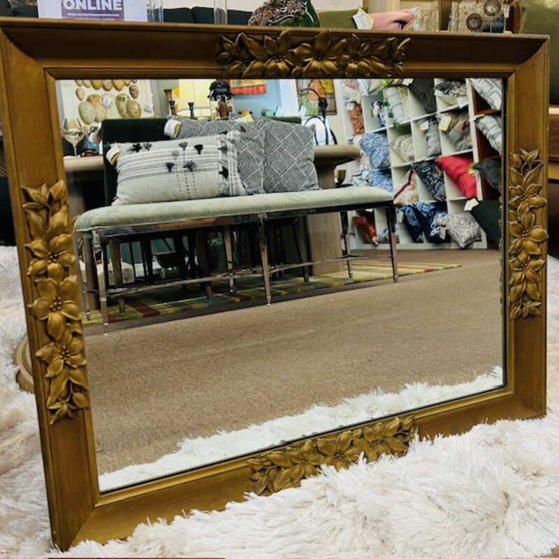 Vintage Lillies Mirror
Gold Size: 30 x 24.5H