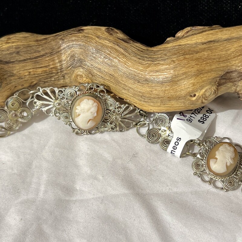 Filigree Cameo bracelet