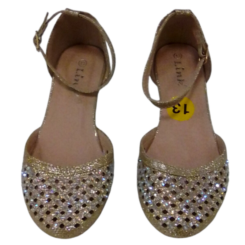 Shoes (Gold/Gems), Girls, Size: 13

Located at Pipsqueak Resale Boutique inside the Vancouver Mall, Suite 230, (upstairs between Round 1 and Golds Gym) or online at:

#resalerocks #pipsqueakresale #vancouverwa #portland #reusereducerecycle #fashiononabudget #chooseused #consignment #savemoney #shoplocal #weship #keepusopen #shoplocalonline #resale #resaleboutique #mommyandme #minime #fashion #reseller

All items are photographed prior to being steamed. Cross posted, items are located at #PipsqueakResaleBoutique, payments accepted: cash, paypal & credit cards. Any flaws will be described in the comments. More pictures available with link above. Local pick up available at the #VancouverMall, tax will be added (not included in price), shipping available (not included in price, *Clothing, shoes, books & DVDs for $6.99; please contact regarding shipment of toys or other larger items), item can be placed on hold with communication, message with any questions. Join Pipsqueak Resale - Online to see all the new items! Follow us on IG @pipsqueakresale & Thanks for looking! Due to the nature of consignment, any known flaws will be described; ALL SHIPPED SALES ARE FINAL. All items are currently located inside Pipsqueak Resale Boutique as a store front items purchased on location before items are prepared for shipment will be refunded.