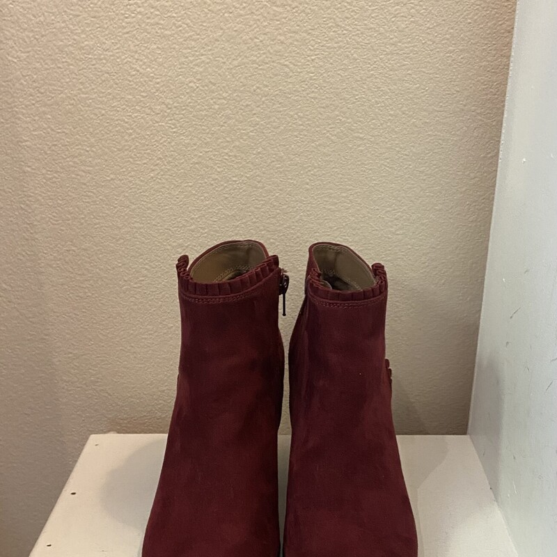 Burg Faux Suede Bootie<br />
Burgundy<br />
Size: 7 1/2