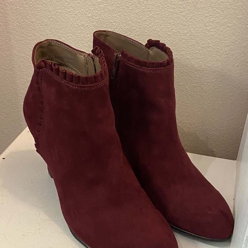 Burg Faux Suede Bootie<br />
Burgundy<br />
Size: 7 1/2