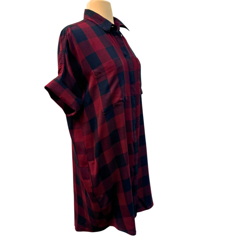 Madewell Shirt Dress<br />
Buffalo Plaid<br />
With Pockets<br />
Short Sleeve and Collared<br />
Burgandy and Black<br />
100% Viscose<br />
Size: Medium