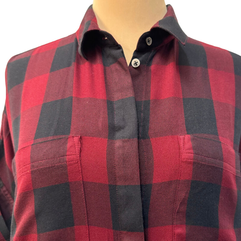 Madewell Shirt Dress<br />
Buffalo Plaid<br />
With Pockets<br />
Short Sleeve and Collared<br />
Burgandy and Black<br />
100% Viscose<br />
Size: Medium