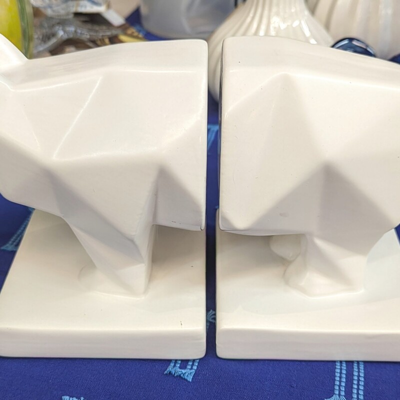 Cubist Ceramic Pig Bookends
White Size: 11 x 6.5H