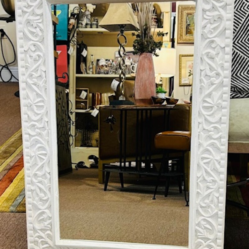 Wood Carved Distressed Mirror
White Size: 24 x 36H