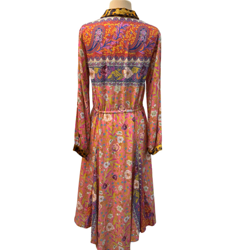 Atatta Silent Journey Floral Dress<br />
Long sleeve button-up<br />
Cheetah velveteen collar and cuffs<br />
High-low hem<br />
Cinch waist with seed bead tassel belt<br />
Colors: Pink, Red, and a rainbow of colors!<br />
Size: XSmall