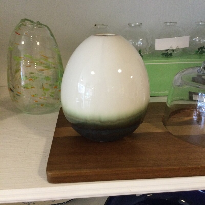 Egg Shaped Pier 1 Vase,
Cream/Green,
Size: 6 X 5 In