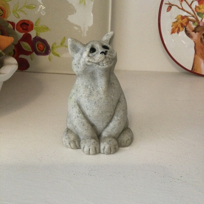 Cheshire Cat,
Grey,
Size: 5 In