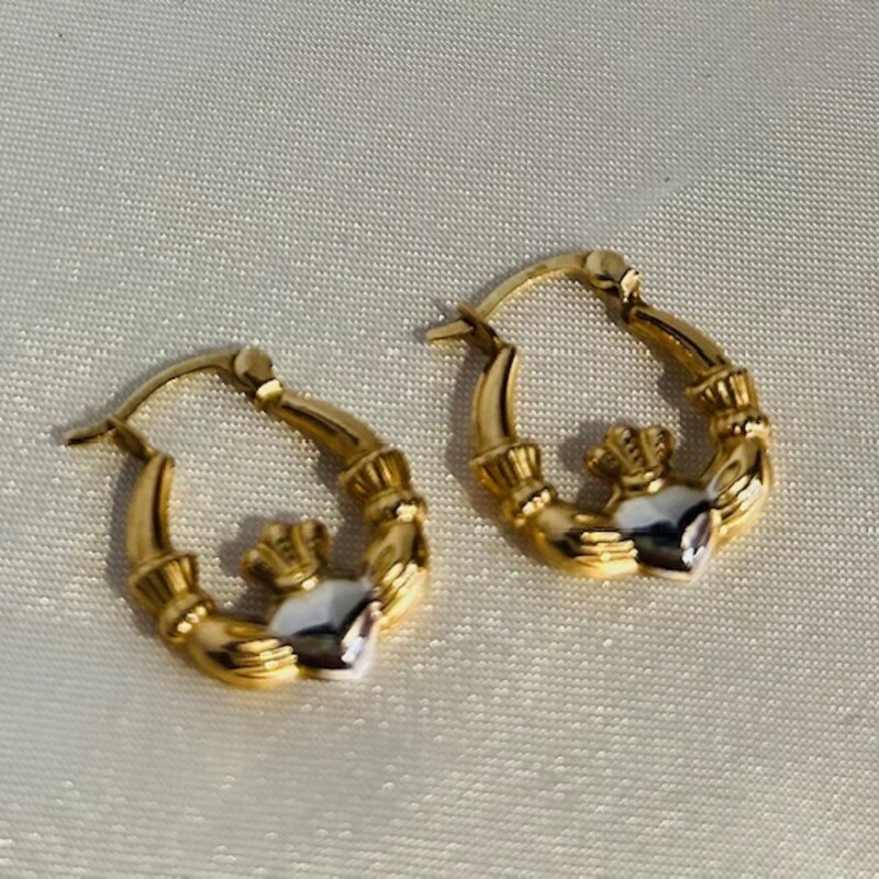 14k RL Claddagh Hoops
Gold Silver Size: 1L
Weight: 1.0 grams