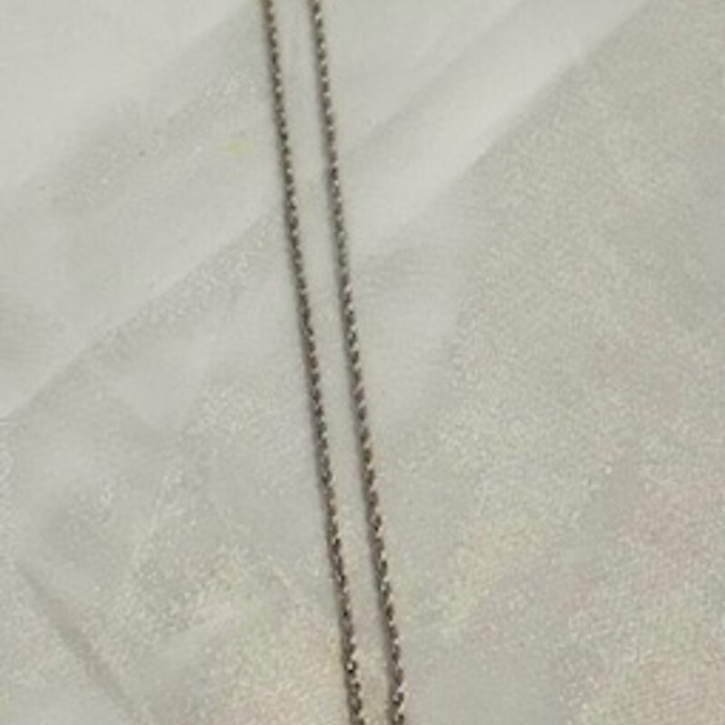 14k RL White Gold Braid Chain Necklace
Silver Size: 18L
Weight: 2.7 grams