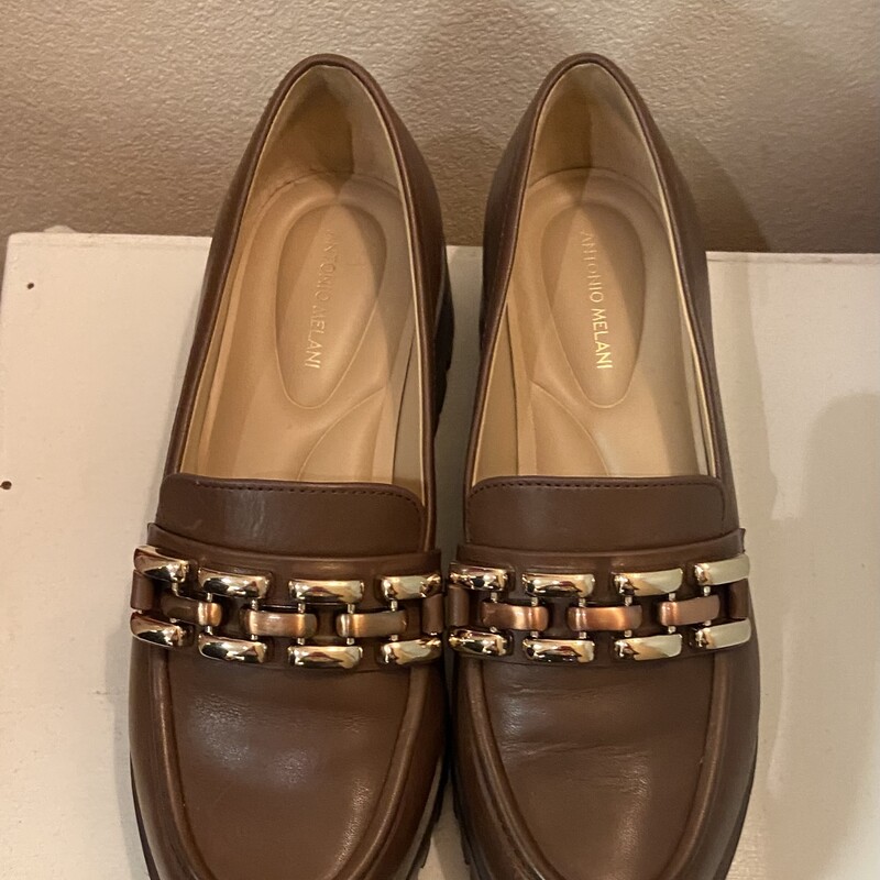 Brwn Lther Gld Loafer<br />
Brown<br />
Size: 7 1/2