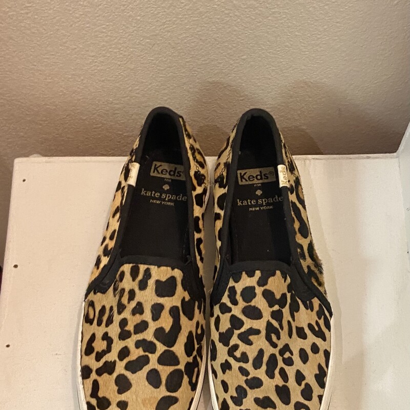 Tan Cheetah Fur Sneaker<br />
Tan/blk<br />
Size: 6.5 R $99