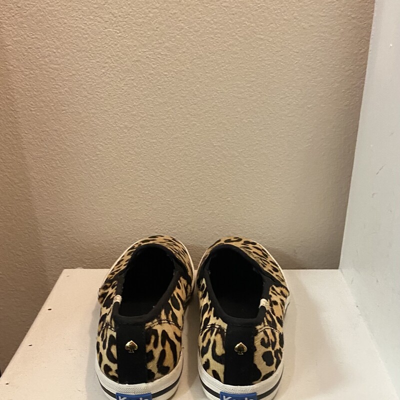 Tan Cheetah Fur Sneaker<br />
Tan/blk<br />
Size: 6.5 R $99