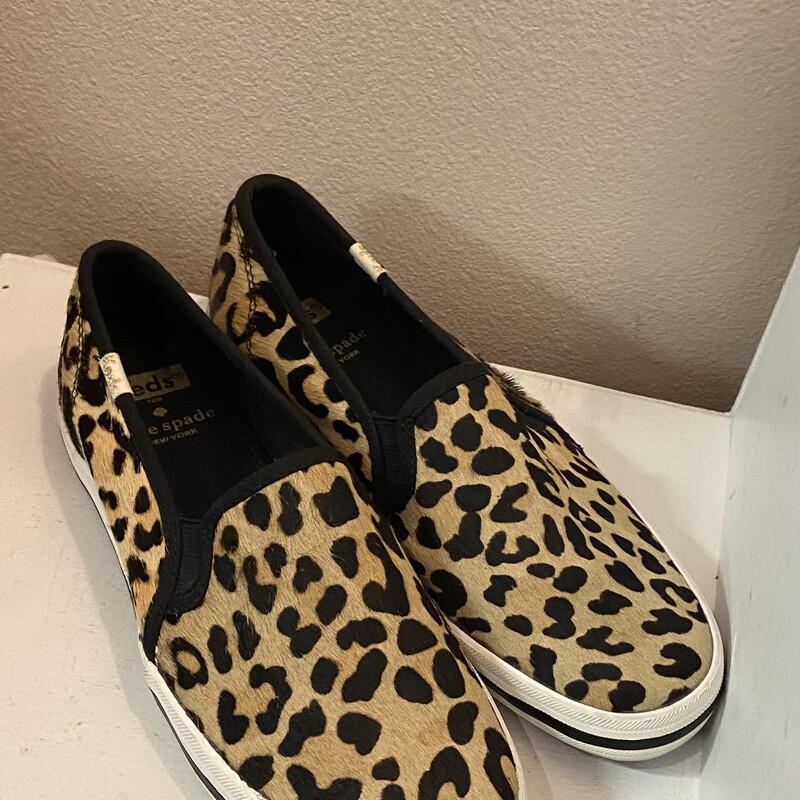 Tan Cheetah Fur Sneaker<br />
Tan/blk<br />
Size: 6.5 R $99