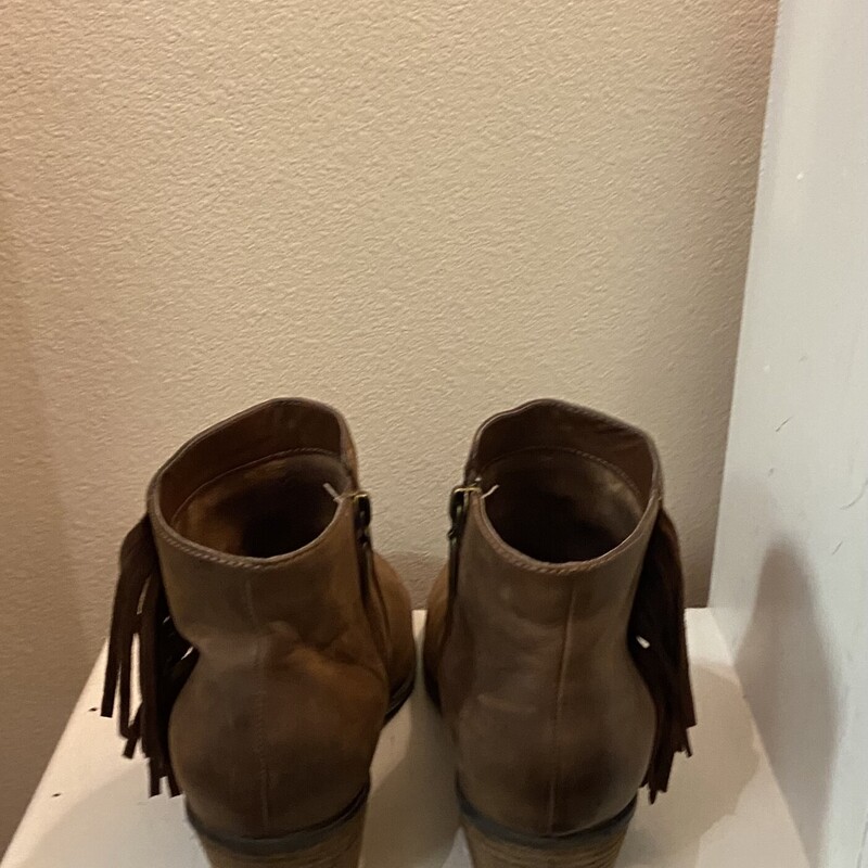 Brw Lther Tssle Bootie<br />
Brown<br />
Size: 8.5 R $99