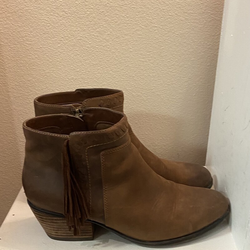 Brw Lther Tssle Bootie<br />
Brown<br />
Size: 8.5 R $99