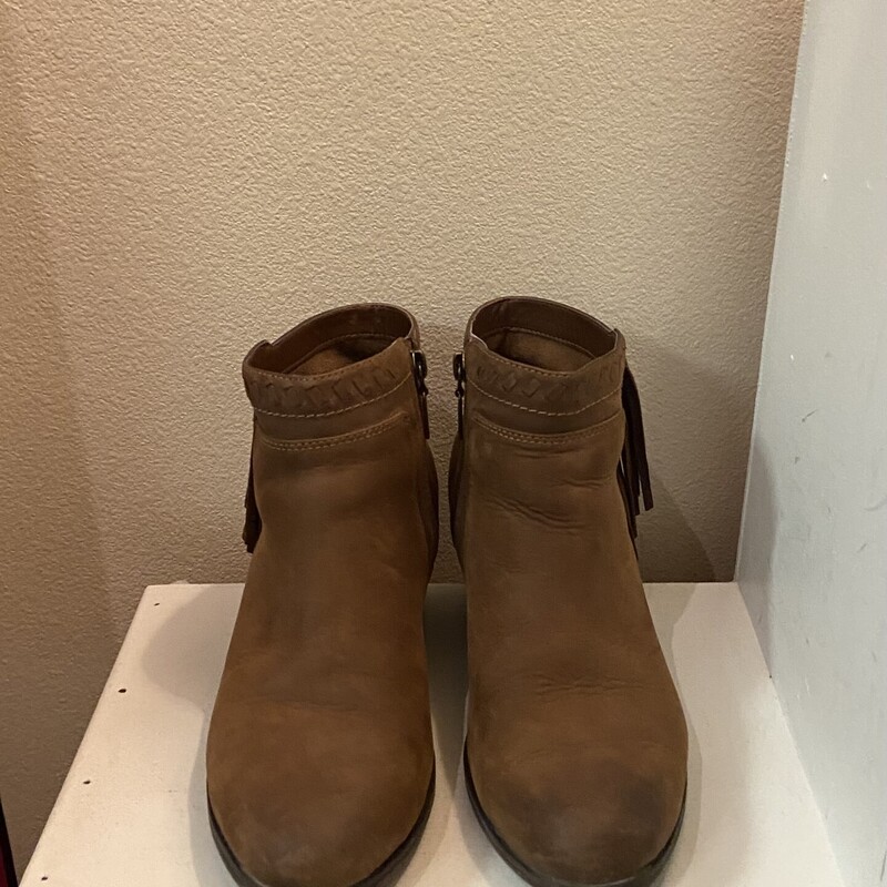 Brw Lther Tssle Bootie<br />
Brown<br />
Size: 8.5 R $99