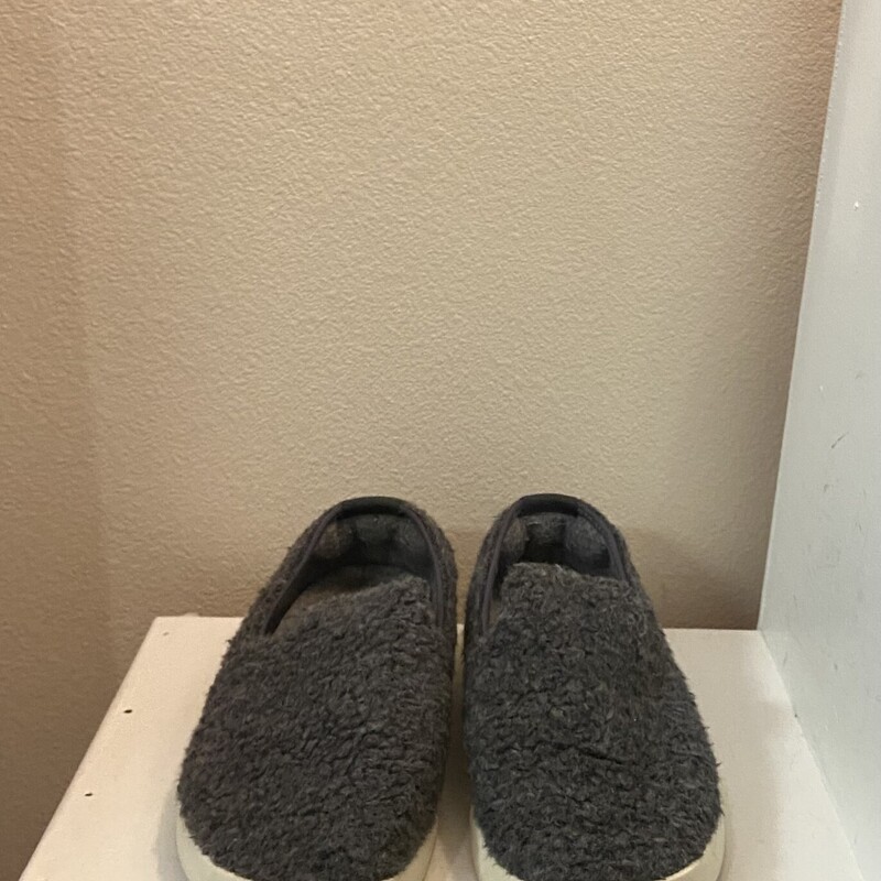 Gry Wool Slip On Sneaker<br />
Grey<br />
Size: 7 R $105