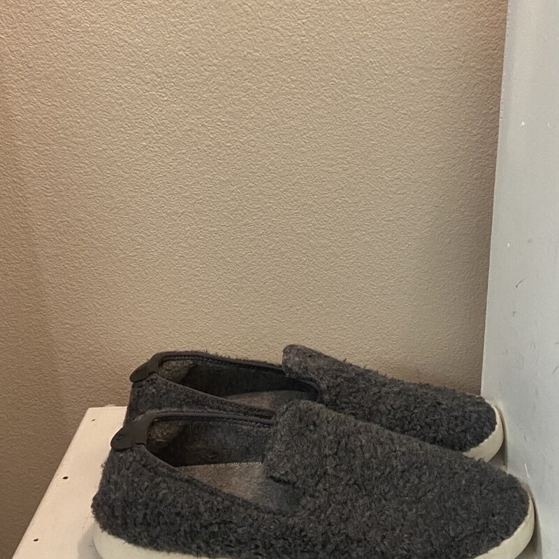 Gry Wool Slip On Sneaker<br />
Grey<br />
Size: 7 R $105