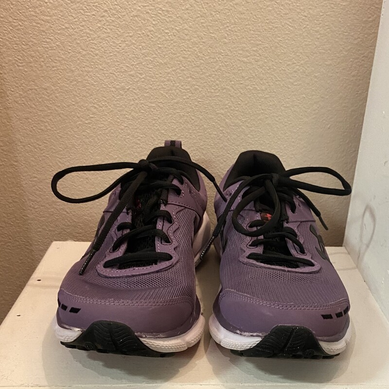 Prp/blk Running Shoe<br />
Prp/blk<br />
Size: 8 R $75