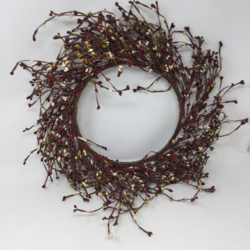 Wreath W/white/red berrie, Size: 18in